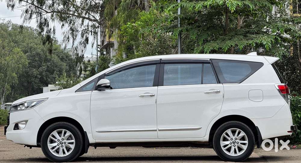 Toyota Innova Crysta 2.4 G Mt 8s, 2017