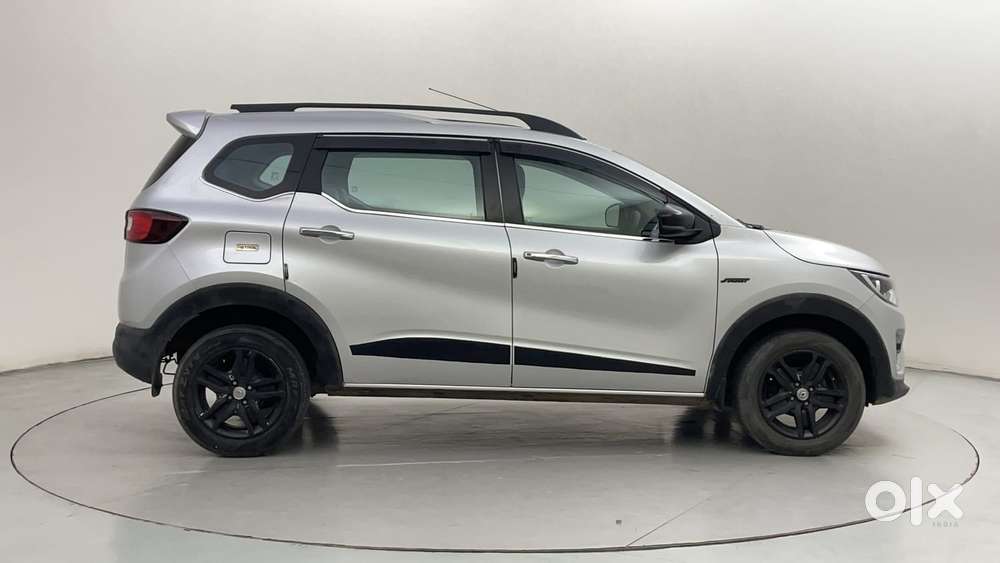 Renault Triber Rxz, 2023, Petrol