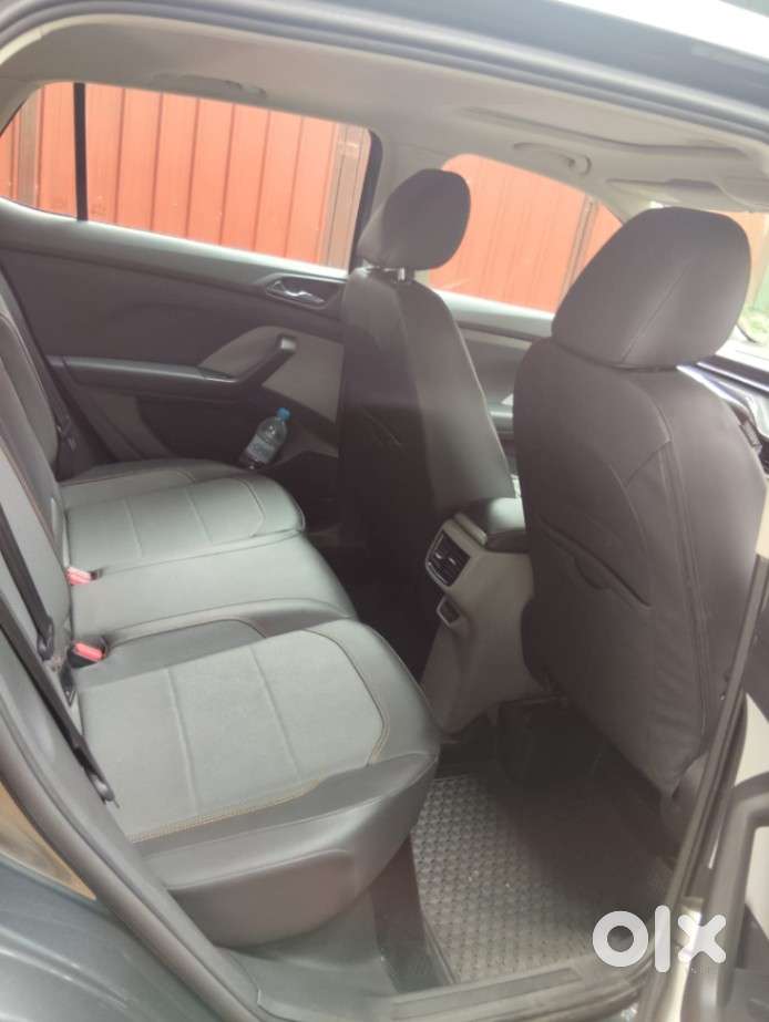 Skoda Kushaq 1.0 Tsi Style At (6 Airbags), 2022, Petrol