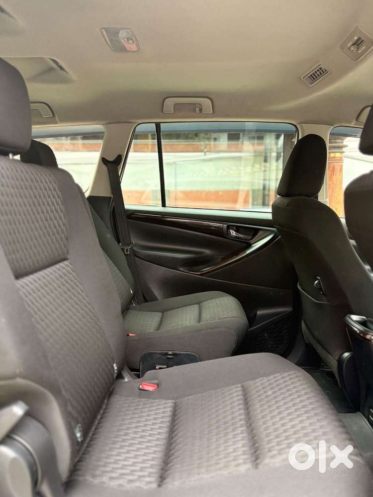 Toyota Innova Crysta [2020-ongoing] 2.7 Gx Mt 8 Str, 2022, Diesel