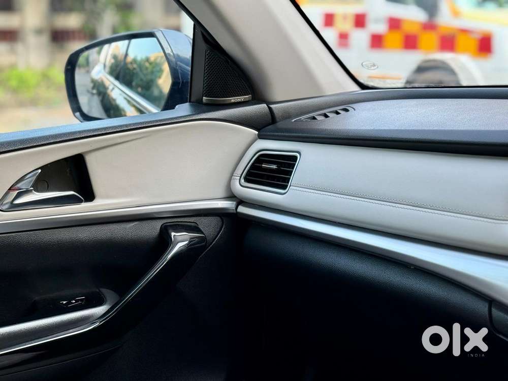 Mahindra Xuv700 2.2 Ax 7 Diesel At Luxury Pack Str, 2022, Diesel