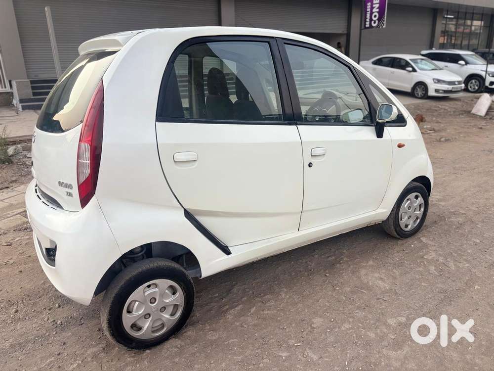 Tata Nano Xta, 2016, Petrol