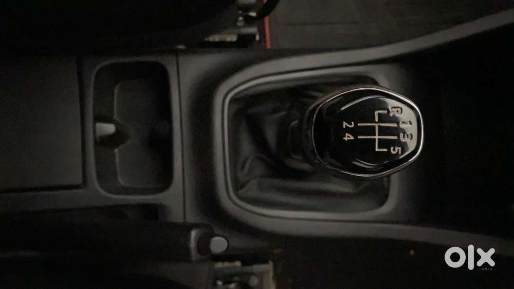 Renault Triber Rxt, 2022, Petrol