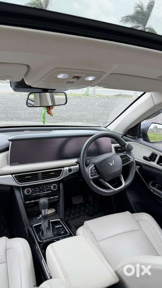 Mahindra Xuv700 2.2 Ax 7 Diesel At Luxury Pack Str, 2023, Diesel