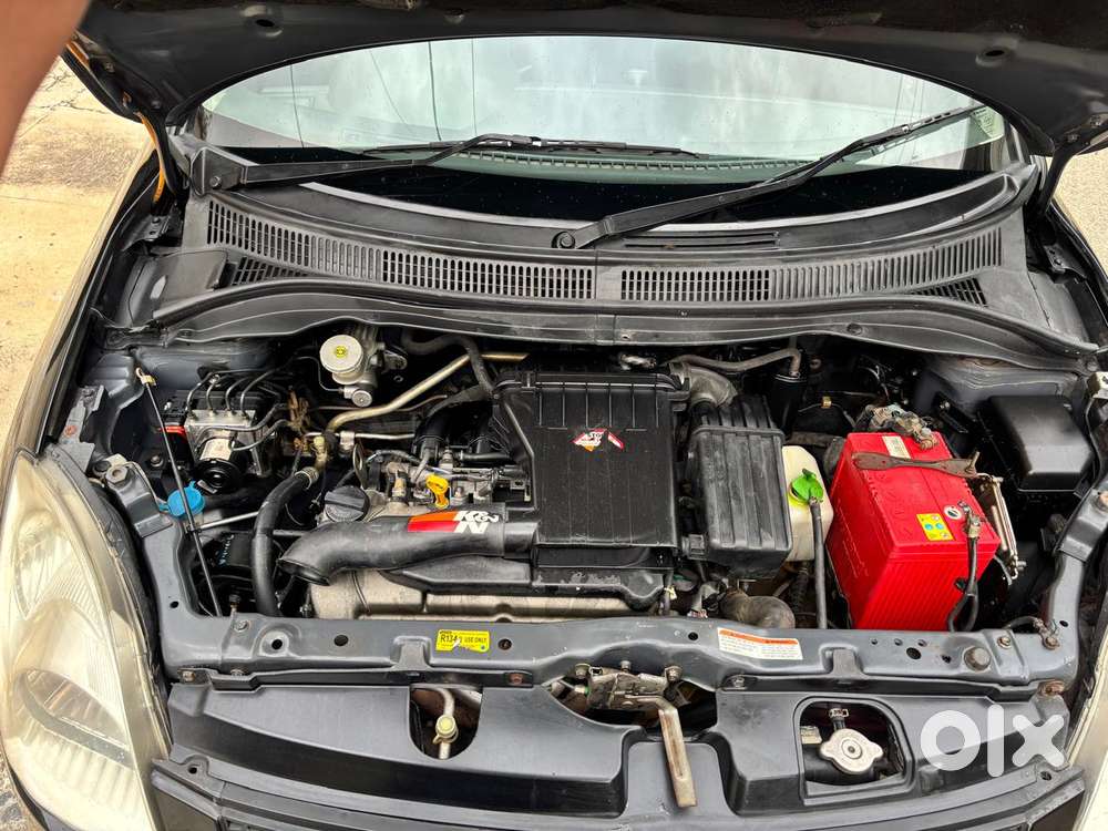 Maruti Suzuki Swift Vvt Zxi, 2010, Petrol