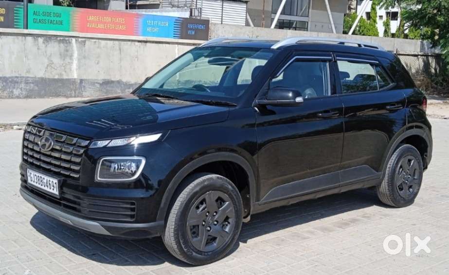 Hyundai Venue 1.2 S (o), 2024, Petrol