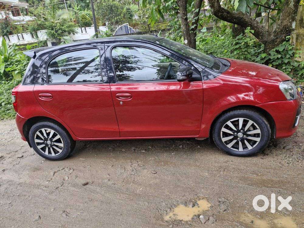 Toyota Etios Liva V Dual Tone, 2018, Petrol