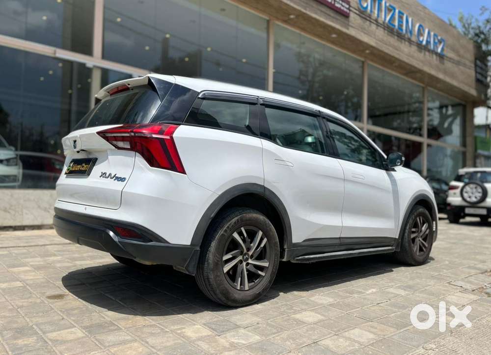 Mahindra Xuv700 2.0 Mx Petrol Mt 5 Str, 2022, Petrol