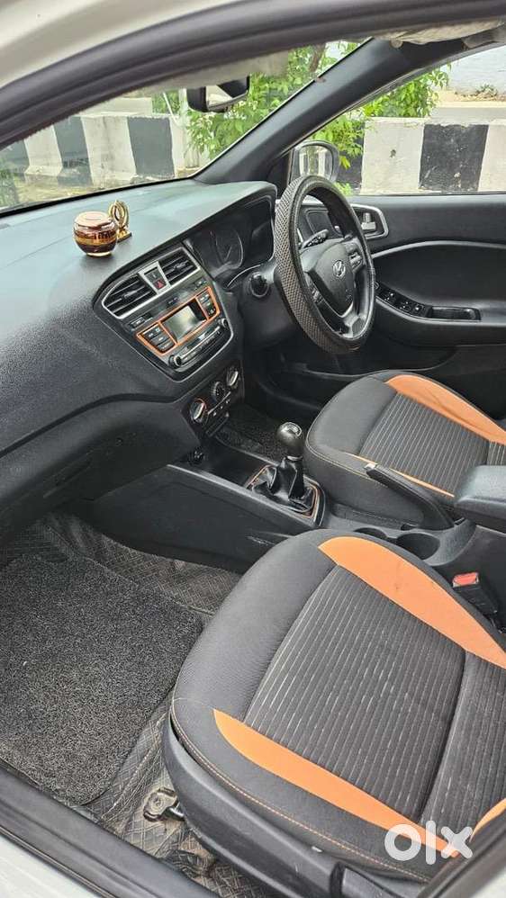 Hyundai I20 Active S Model Petrol 2017 July 1 Owner 90000km Driven