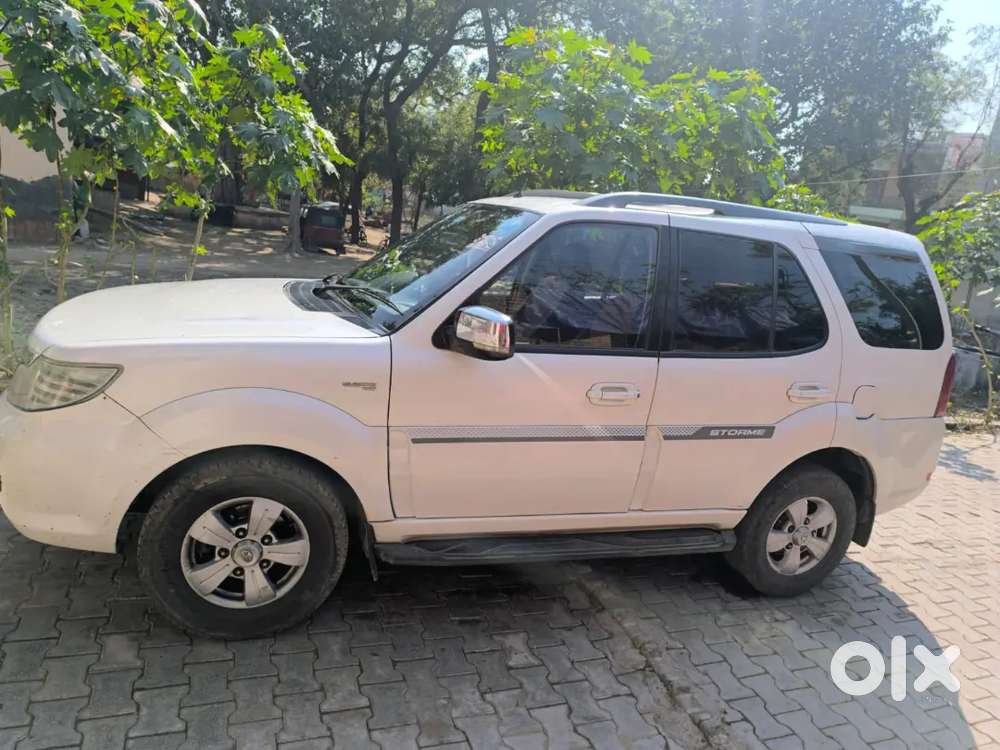 Tata Safari Storme 2016 Diesel Manual Year