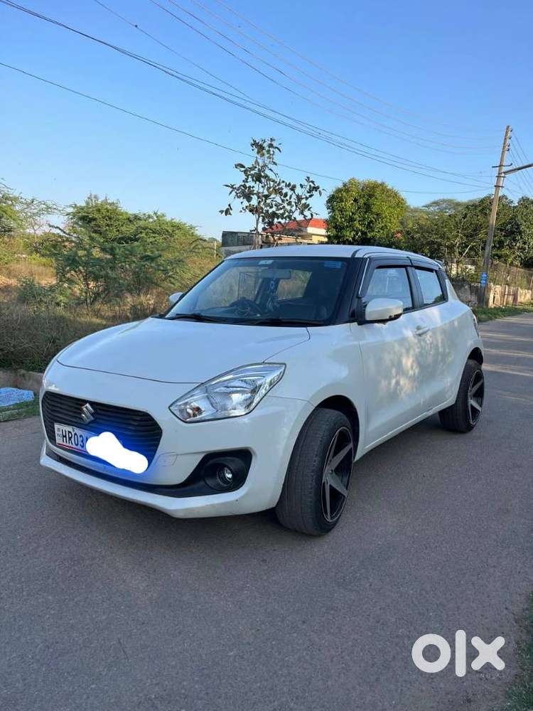 Maruti Suzuki Swift Vxi + Manual, 2022, Petrol