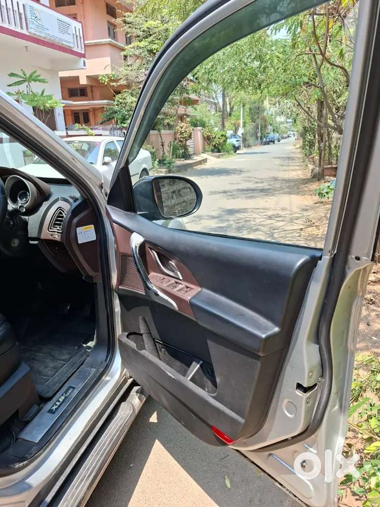 Mahindra Xuv500 Diesel 2012 Car
