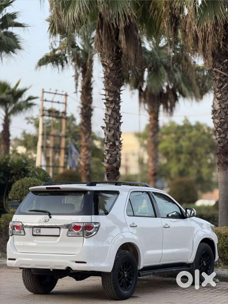 Toyota Fortuner 4x4 Manual Limited Edition, 2012, Diesel
