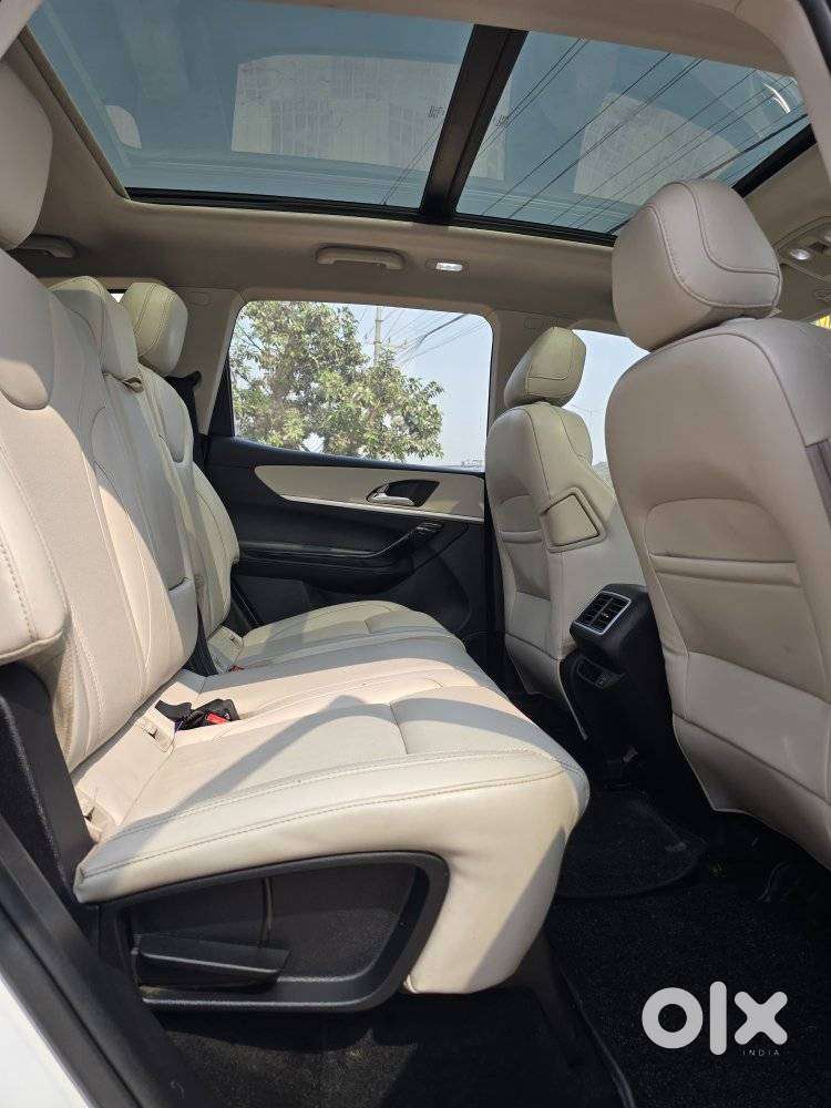 Mahindra Xuv700 2.0 Ax 7 Petrol At Luxury Pack Str, 2023, Petrol