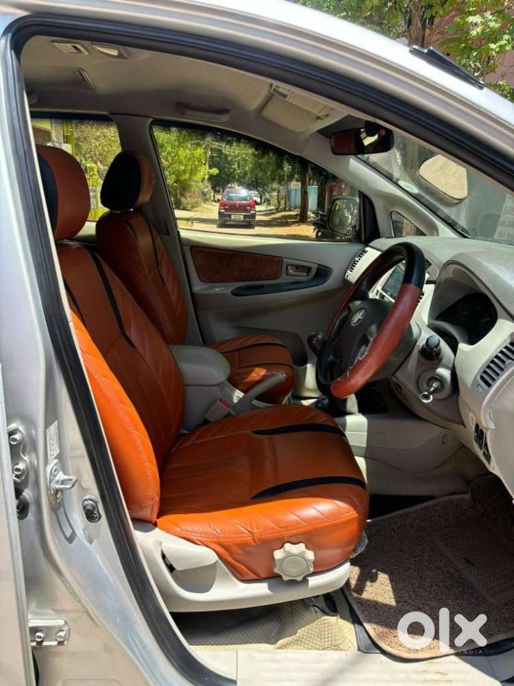 Toyota Innova 2.5 G (diesel) 8 Seater, 2013, Diesel