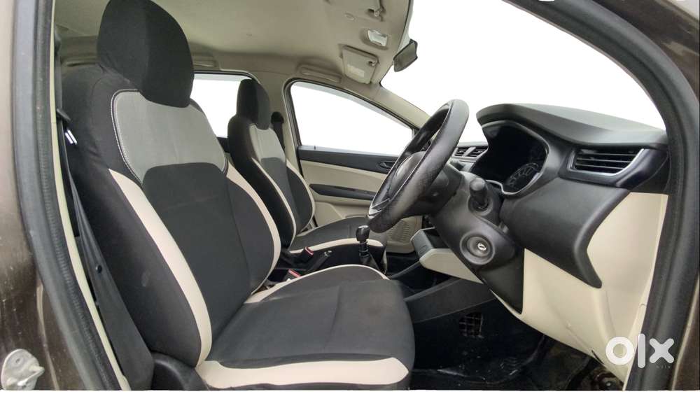 Renault Triber Rxl, 2022, Petrol