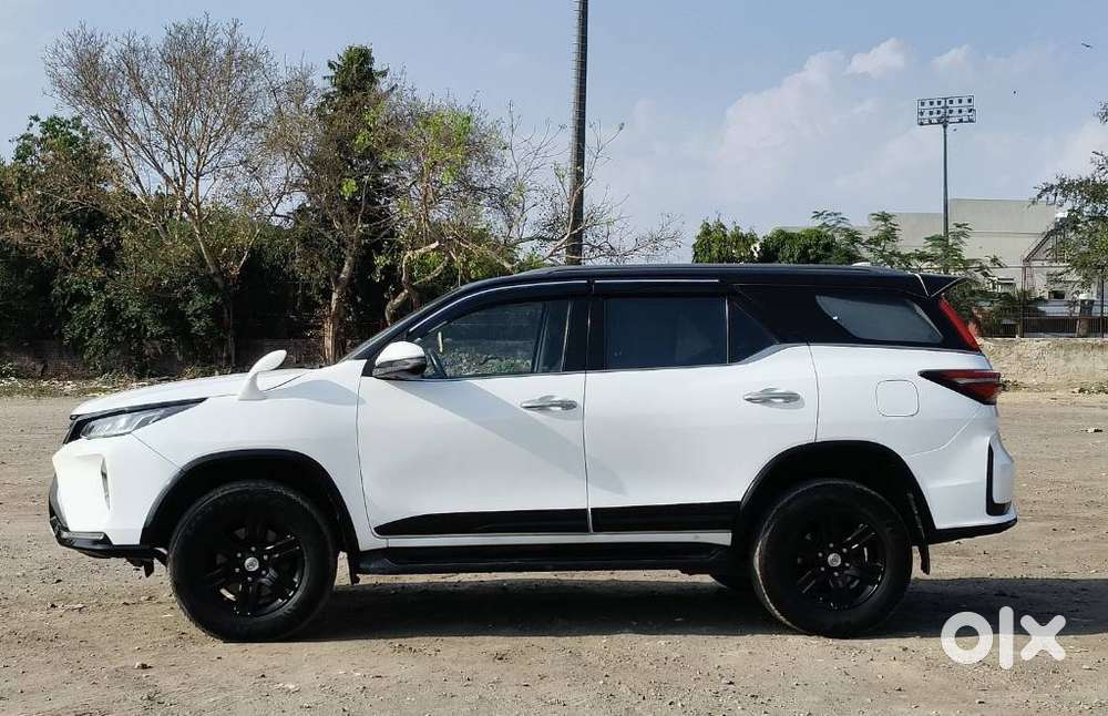 Toyota Fortuner Legender