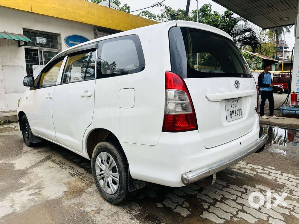 Toyota Innova 2012-2013 2.5 E Diesel Ms 8-seater, 2014, Diesel