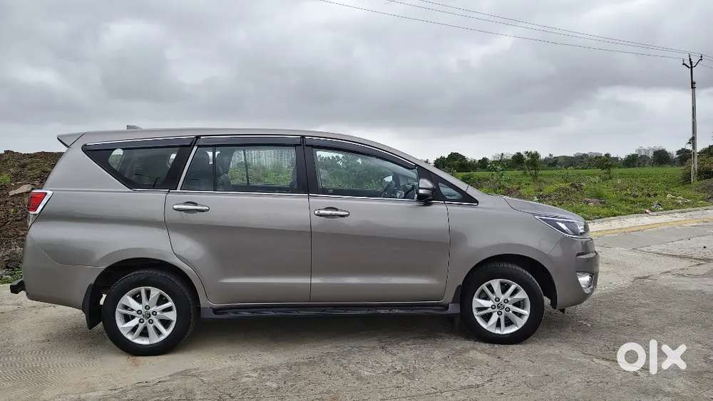 Toyota Innova Crysta 2.4 V 2017 Diesel Manual