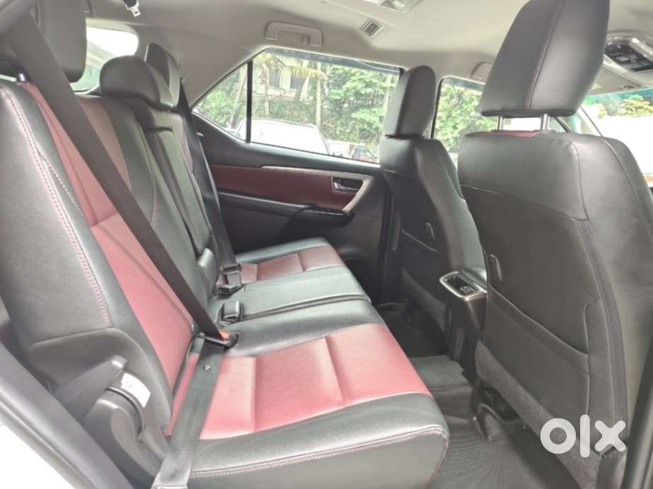 Toyota Fortuner Legender 4x4 At 2.8, 2024