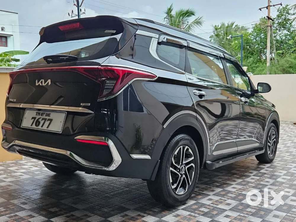 Kia Carens Luxury 2023