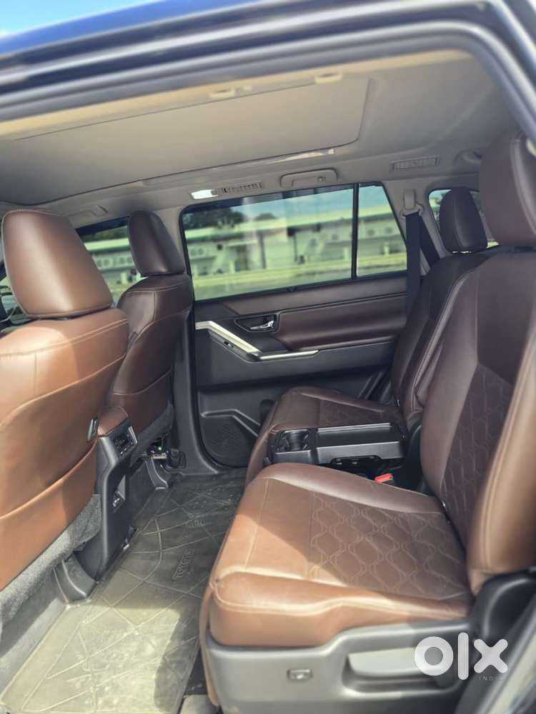 Toyota Innova Hycross 2.0 Zx Hybrid 7 Str, 2023, Petrol