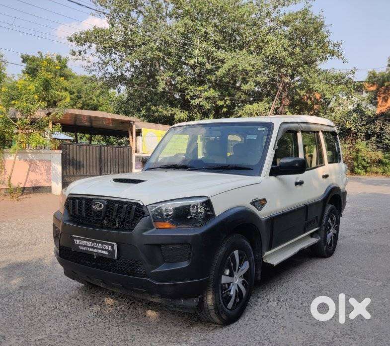 Mahindra Scorpio S4 Plus 9s, 2016, Diesel
