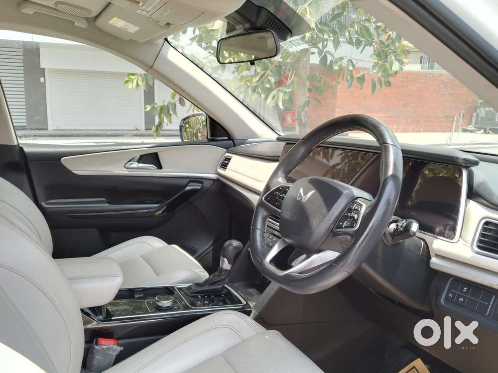 Mahindra Xuv700 2.2 Ax 7 Diesel At Str Awd, 2023, Diesel