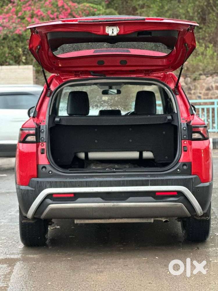 Maruti Suzuki Brezza 1.5 Lxi Cng, 2023, Cng & Hybrids