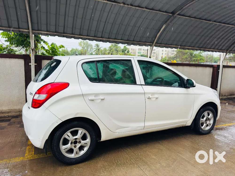 Hyundai I20 Sports Petrol Cng 2011 Insurance Valid 215000 Negotiable