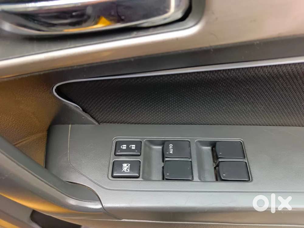 Maruti Suzuki Vitara Brezza Zdi Plus, 2018, Diesel