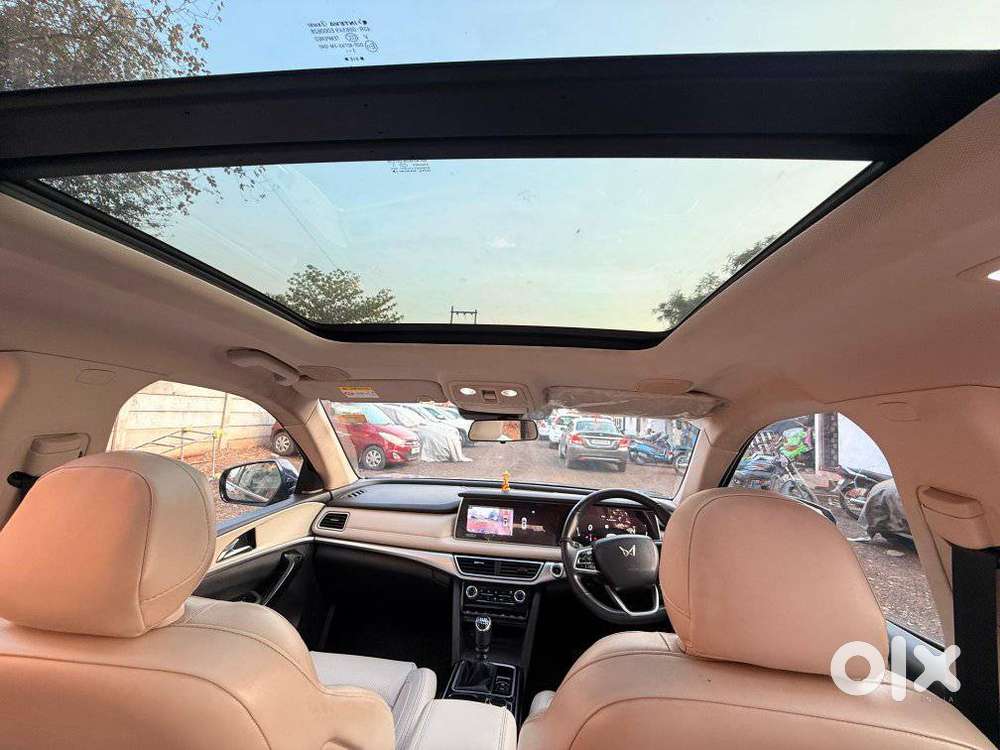 Mahindra Xuv700 2.2 Ax 7 Diesel Mt Luxury Pack Str, 2022, Diesel