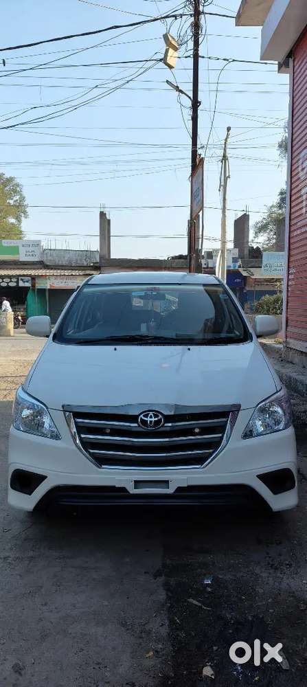 Toyota Innova 2014 Diesel 325000 Km Driven