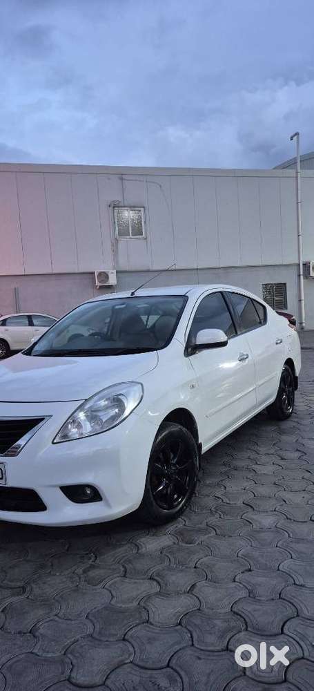 Nissan Sunny Special Edition, 2015, Petrol
