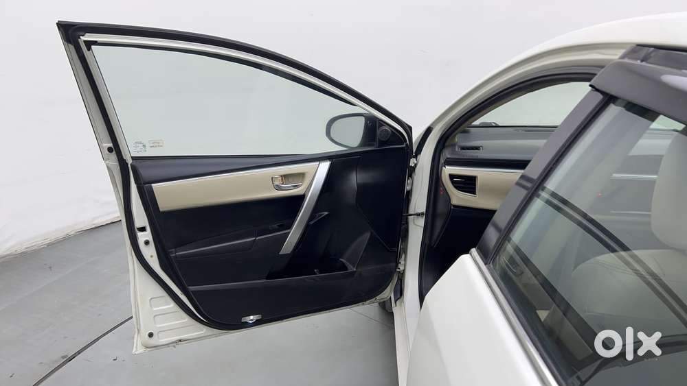 Toyota Corolla Altis 2013-2017 Vl At, 2017, Petrol