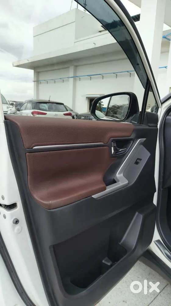 Toyota Innova Hycross 2.0 Zx (o) Hybrid 7 Str, 2024, Petrol