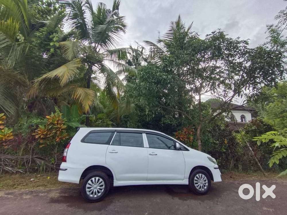 Toyota Innova 2.5 E 8 Str, 2010, Petrol