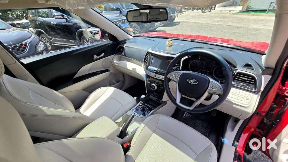 Mahindra Xuv300 1.2 W8 (o) Amt Petrol, 2022, Petrol