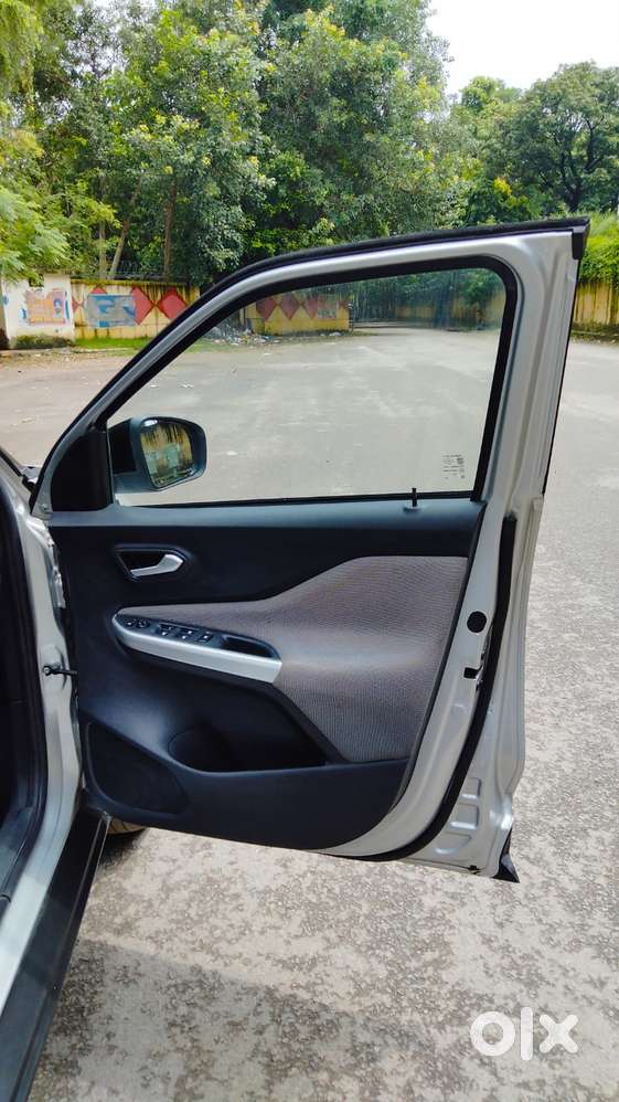 Nissan Magnite 1.0 Xv, 2021, Petrol