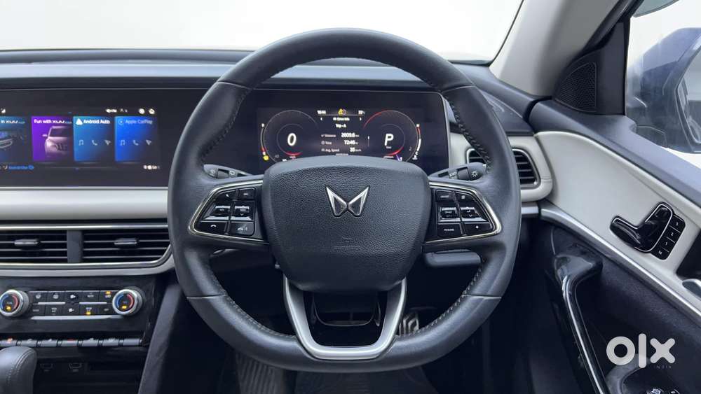 Mahindra Xuv700 2.0 Ax 7 Petrol At Str, 2024, Petrol