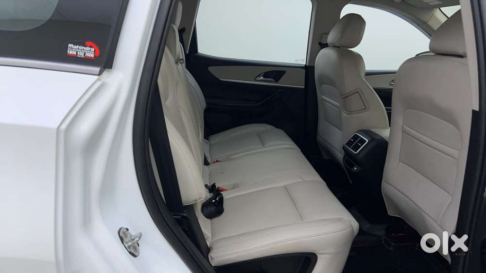 Mahindra Xuv700 2.2 Ax 7 Diesel At Luxury Pack Str Awd, 2022, Diesel