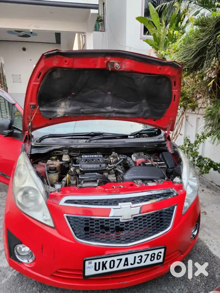 Chevrolet Beat 2011 Red Colour