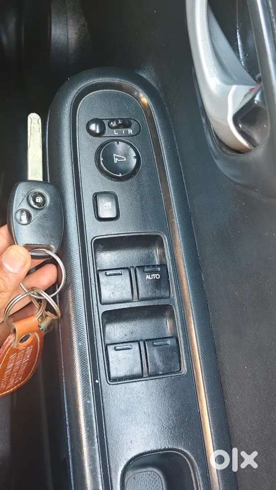 Honda Brio Vx Mt, 2017, Petrol