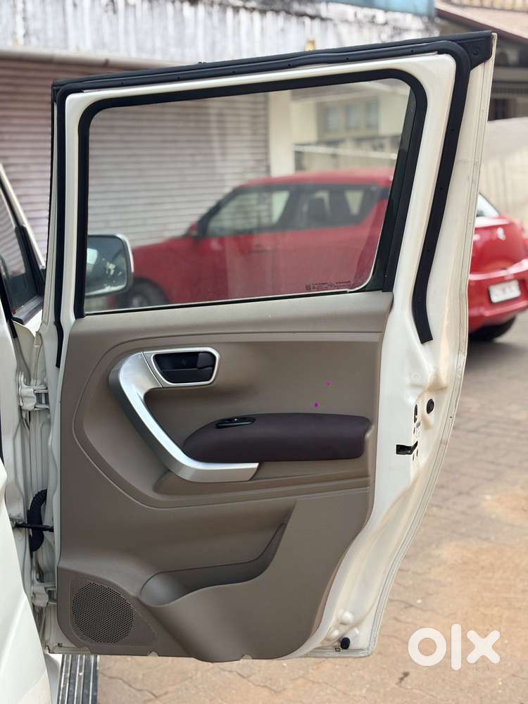 Mahindra Tuv 300 T8, 2016, Diesel