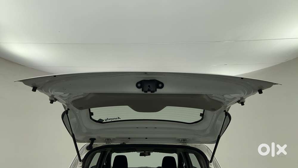 Renault Triber Rxz, 2022, Petrol