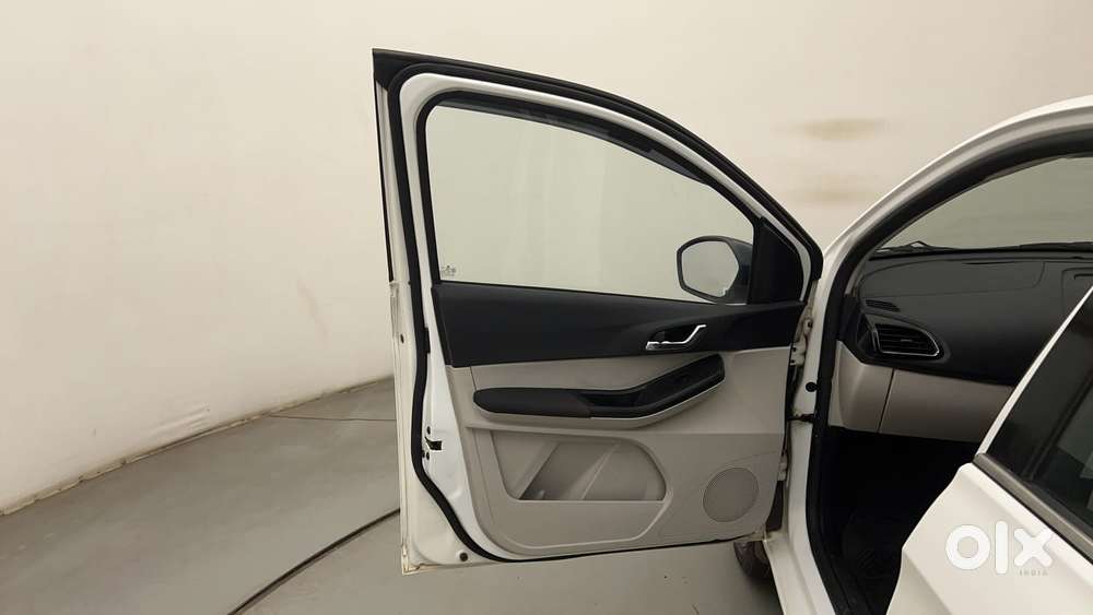 Tata Tigor Xza Plus, 2022, Petrol