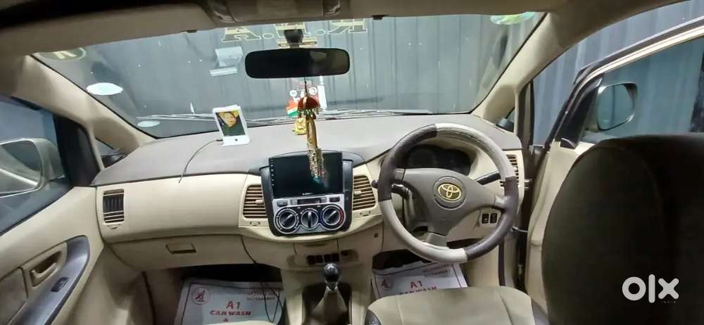 Toyota Innova Hycross 2007 Diesel 100000 Km Driven