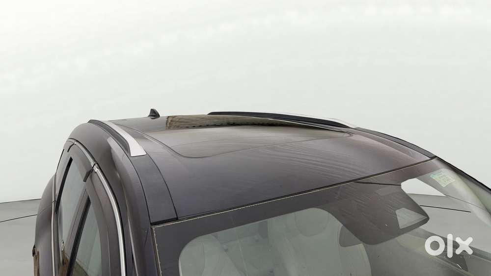 Mahindra Xuv700 2.0 Ax 5 Petrol Mt 7 Str, 2023, Diesel
