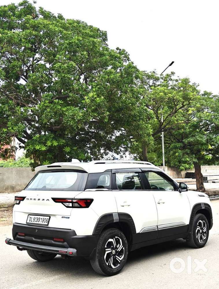 Maruti Suzuki Brezza 1.5 Lxi Smart Hybrid, 2023, Petrol