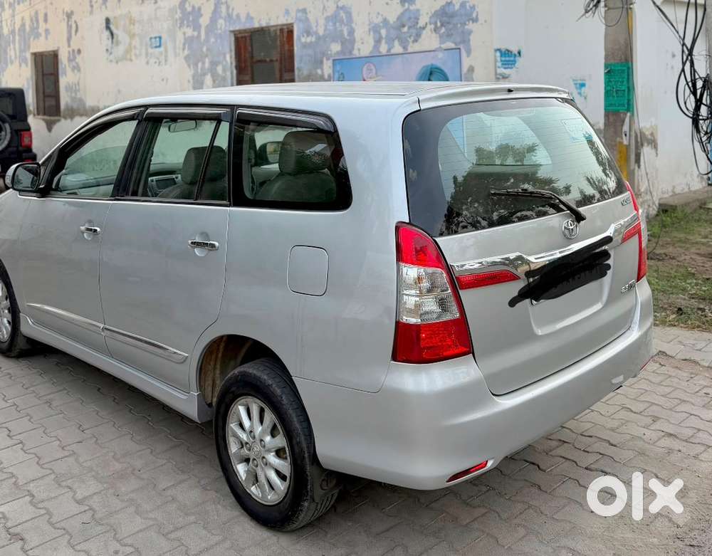 Toyota Innova 2013 Diesel 151000 Km Drivenversion V